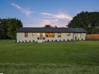 22 Annandale Drive, Boiling Springs, SC 29316