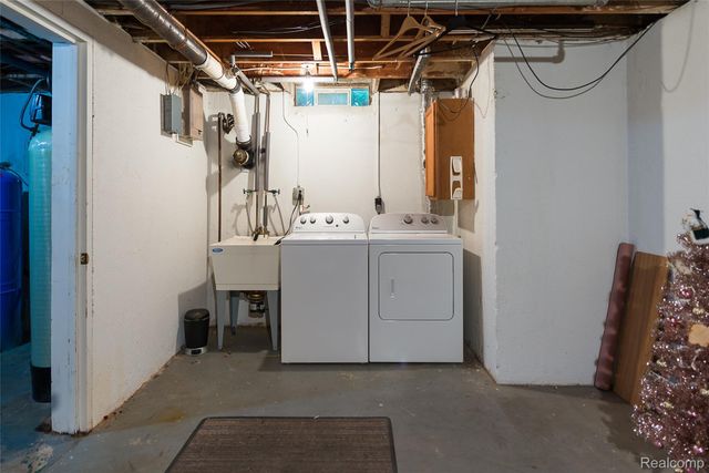 5959 Alan Drive, Brighton Township, MI 48116