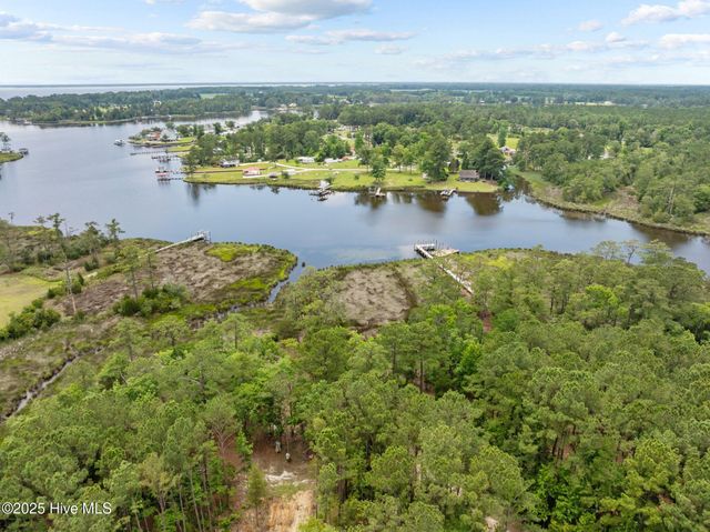 27 Cedar Bluff Lane, Oriental, NC 28571