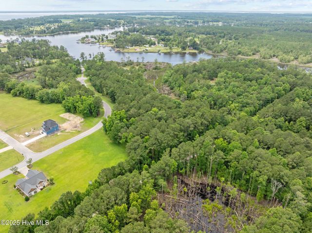 27 Cedar Bluff Lane, Oriental, NC 28571