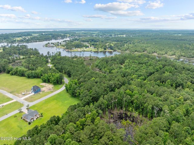 27 Cedar Bluff Lane, Oriental, NC 28571