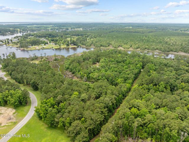 27 Cedar Bluff Lane, Oriental, NC 28571