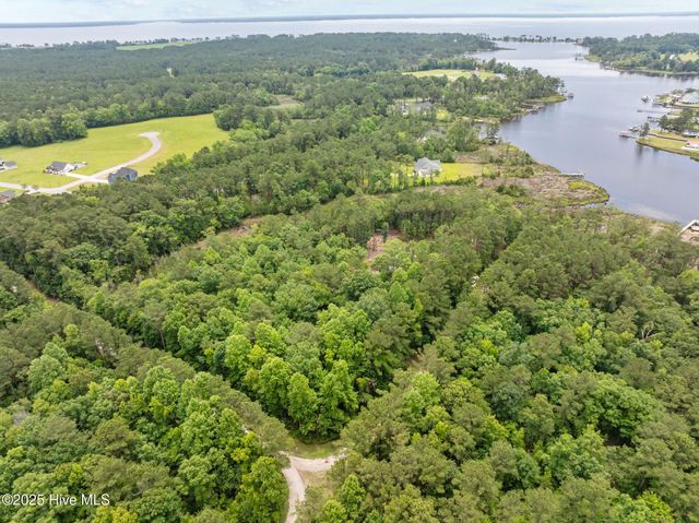 27 Cedar Bluff Lane, Oriental, NC 28571