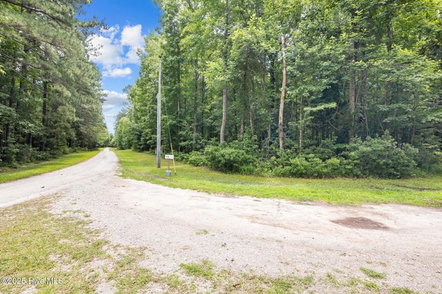 27 Cedar Bluff Lane, Oriental, NC 28571