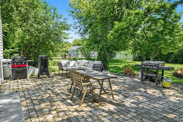 1355 Devonshire Lane, Hoffman Estates, IL 60169