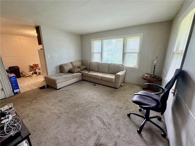 11122 E 20th Street, Independence, MO 64052