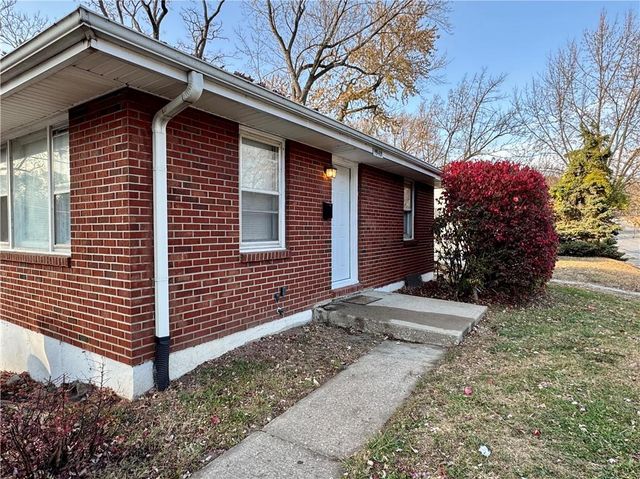 11122 E 20th Street, Independence, MO 64052