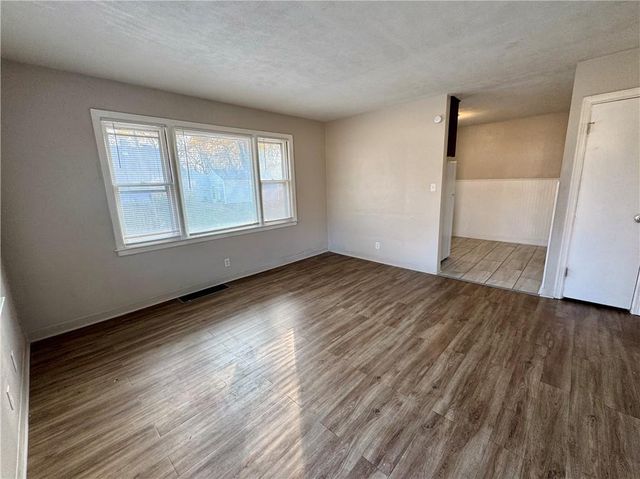 11122 E 20th Street, Independence, MO 64052