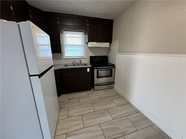 11122 E 20th Street, Independence, MO 64052