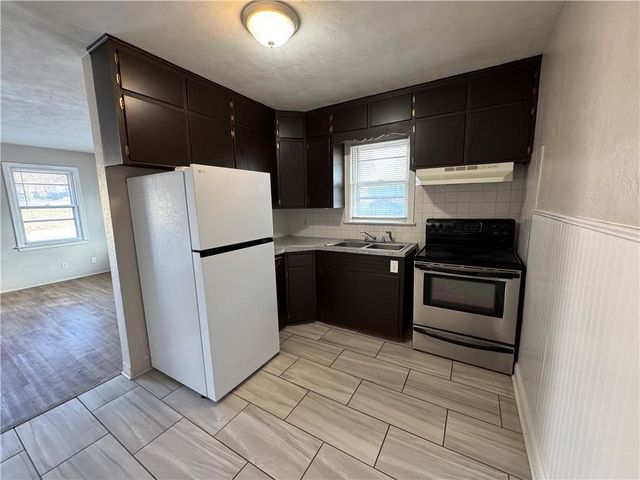 11122 E 20th Street, Independence, MO 64052