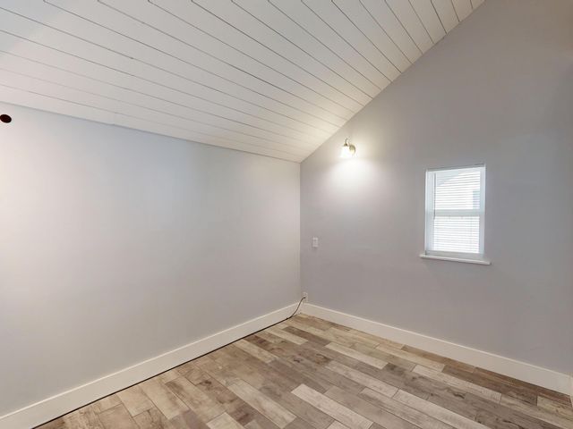 8584 E Houghton Lake Drive, Houghton Lake, MI 48629