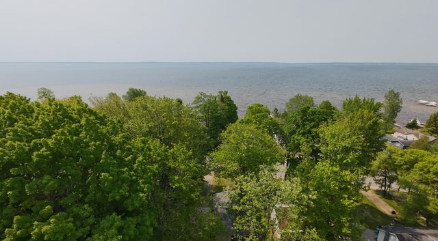 8584 E Houghton Lake Drive, Houghton Lake, MI 48629