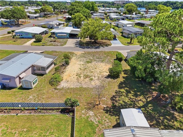 1223 NASSAU CIRCLE, Tavares, FL 32778
