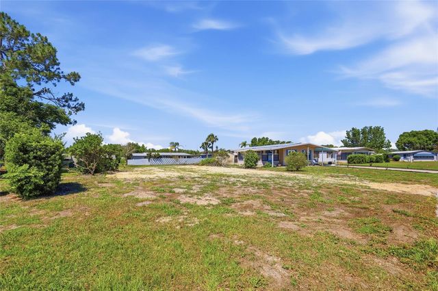 1223 NASSAU CIRCLE, Tavares, FL 32778