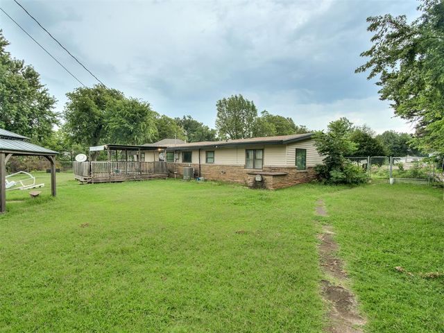 7101 Hilltop Court, Oklahoma City, OK 73110