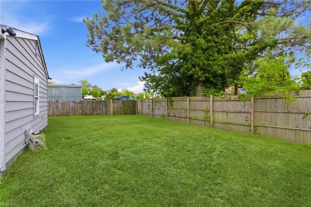 712 Norwood CIR, Hampton, VA 23661