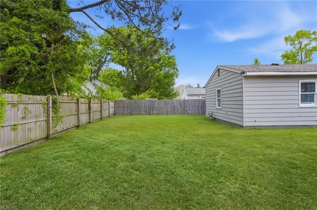 712 Norwood CIR, Hampton, VA 23661