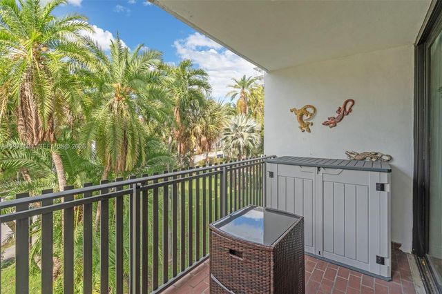 100 Ocean Lane Dr 301, Key Biscayne, FL 33149