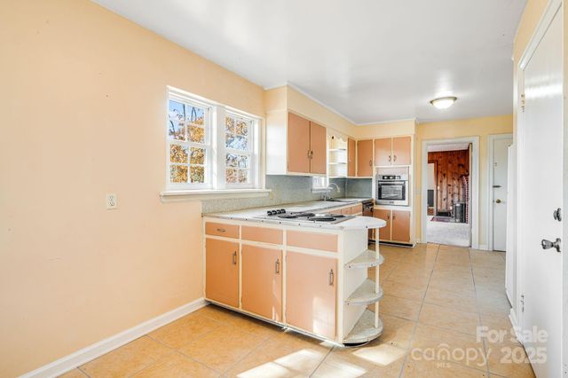 92 Parkway View Road, Mars Hill, NC 28754