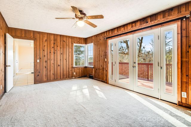 92 Parkway View Road, Mars Hill, NC 28754