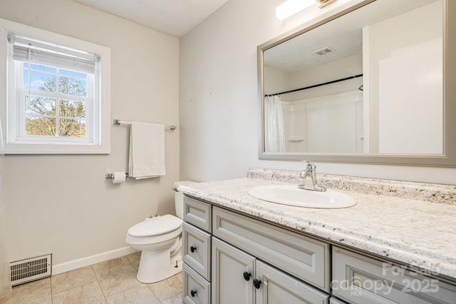 92 Parkway View Road, Mars Hill, NC 28754