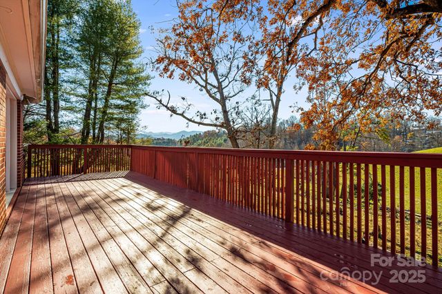 92 Parkway View Road, Mars Hill, NC 28754