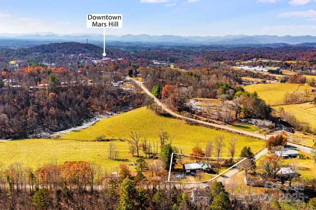 92 Parkway View Road, Mars Hill, NC 28754