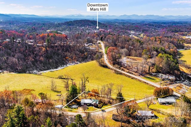 92 Parkway View Road, Mars Hill, NC 28754