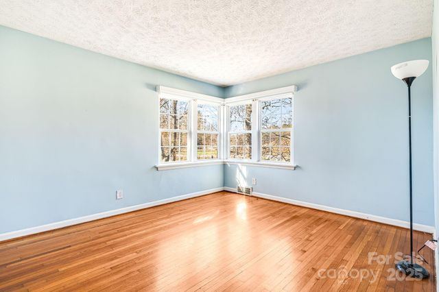 92 Parkway View Road, Mars Hill, NC 28754