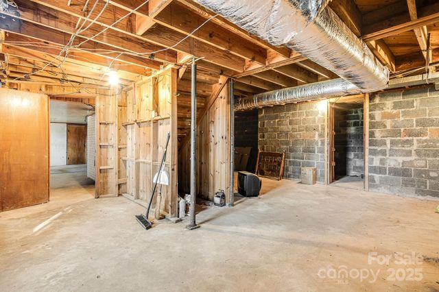 92 Parkway View Road, Mars Hill, NC 28754