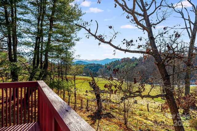 92 Parkway View Road, Mars Hill, NC 28754