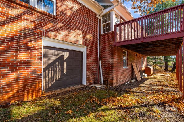 92 Parkway View Road, Mars Hill, NC 28754