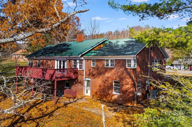 92 Parkway View Road, Mars Hill, NC 28754