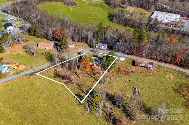 92 Parkway View Road, Mars Hill, NC 28754