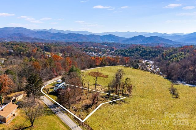 92 Parkway View Road, Mars Hill, NC 28754