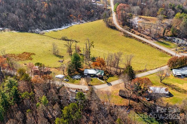 92 Parkway View Road, Mars Hill, NC 28754