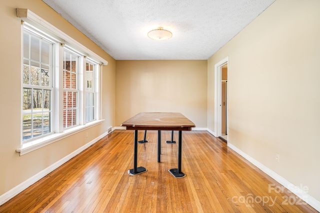 92 Parkway View Road, Mars Hill, NC 28754