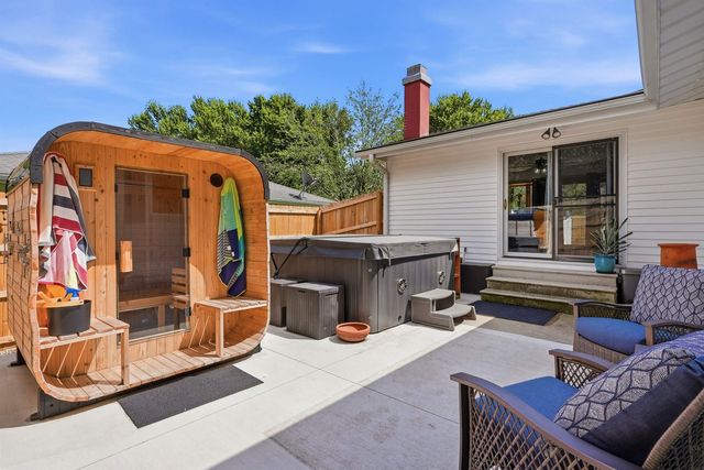 126 Highland Drive, Cedar Falls, IA 50613