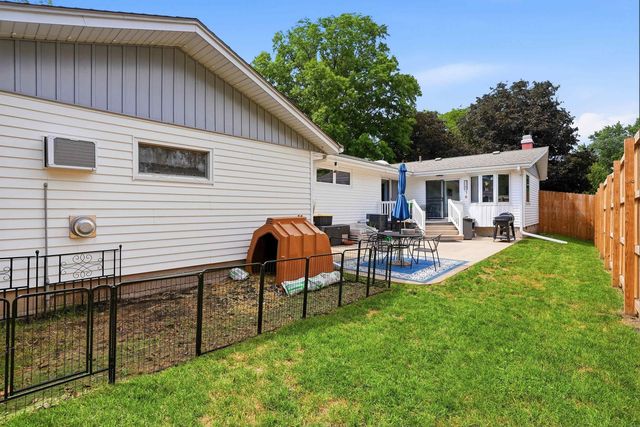 126 Highland Drive, Cedar Falls, IA 50613