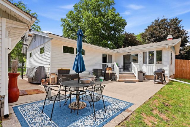 126 Highland Drive, Cedar Falls, IA 50613