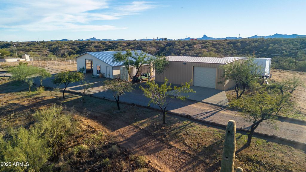 18330 W MOONLIGHT MESA Road, Wickenburg, AZ 85390 — photo 2
