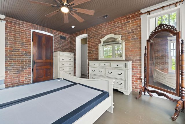 301 W Columbia Street, Somerset, KY 42501