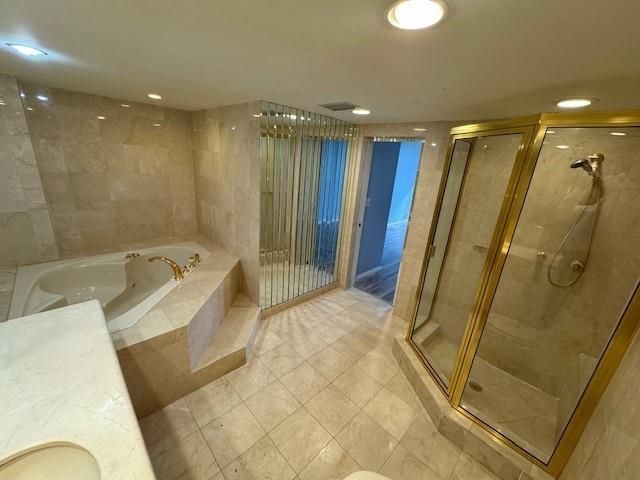 230 174th Street 814, Sunny Isles Beach, FL 33160