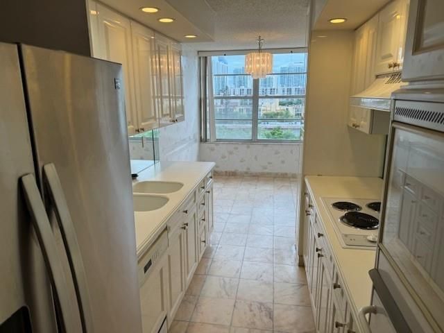 230 174th Street 814, Sunny Isles Beach, FL 33160