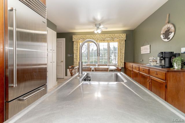 418 W Adrian Street, Blissfield, MI 49228