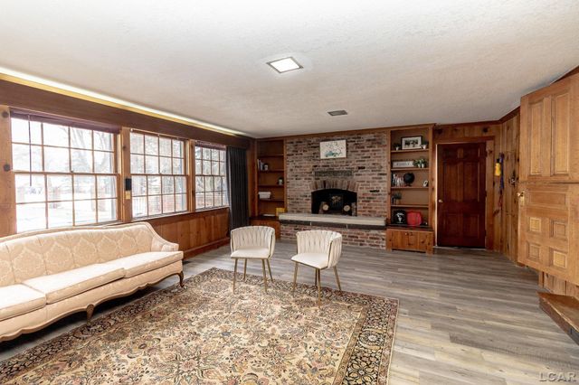 418 W Adrian Street, Blissfield, MI 49228