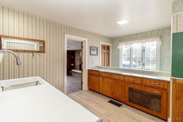 418 W Adrian Street, Blissfield, MI 49228