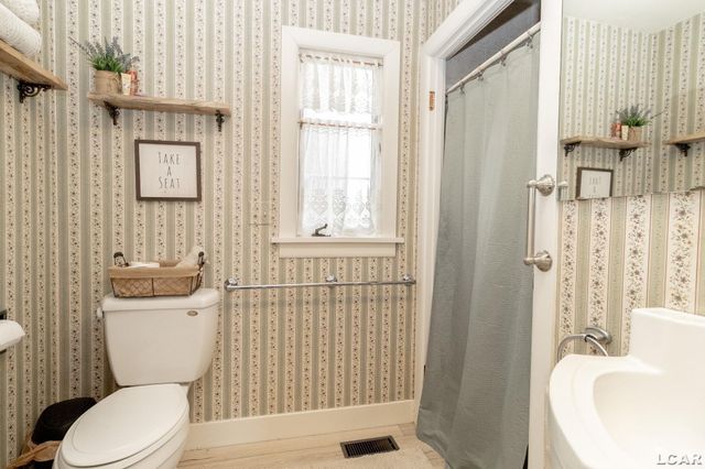 418 W Adrian Street, Blissfield, MI 49228