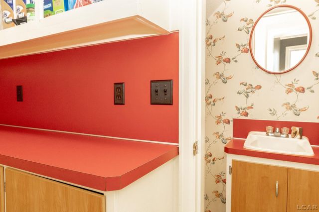 418 W Adrian Street, Blissfield, MI 49228