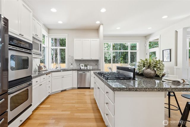 11824 158th Avenue NE, Redmond, WA 98052